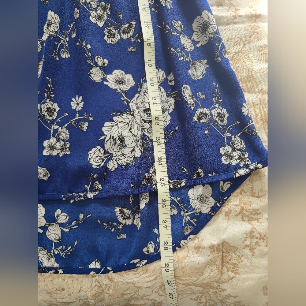 41 Hawthorn Royal Blue Floral Halter Blouse - Picture 6 of 9